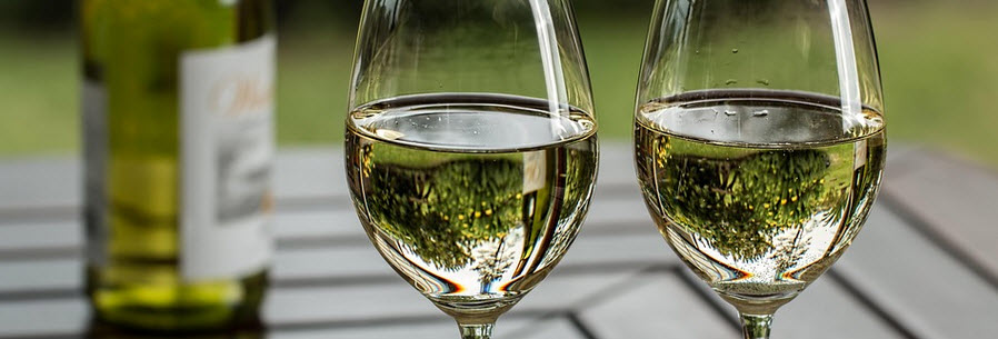 producent regałów na wino